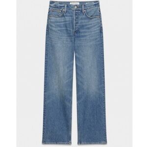 *Never worn don’t fit*
*NWOT*
Aritzia Denim Forum hi-rise straight jeans
Size 23